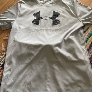 Boys YXL Under Armour shirt and shorts lightly used!